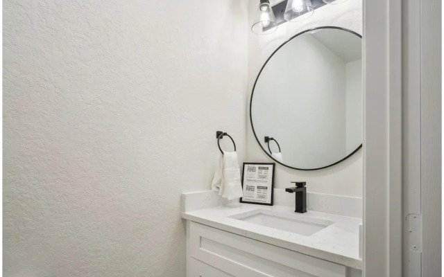 Your Amazing 3br/2ba Downtown Delight!