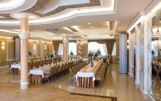 Pod Kasztanami Hotel