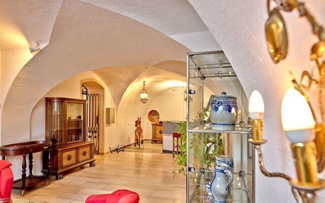 Amweia Hotel & Restaurant