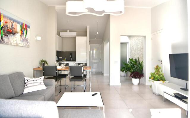 Luxury apartment in Island Village