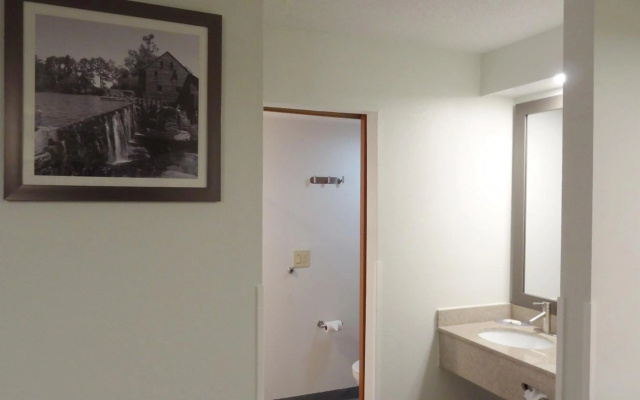 Quality Inn & Suites Raleigh North