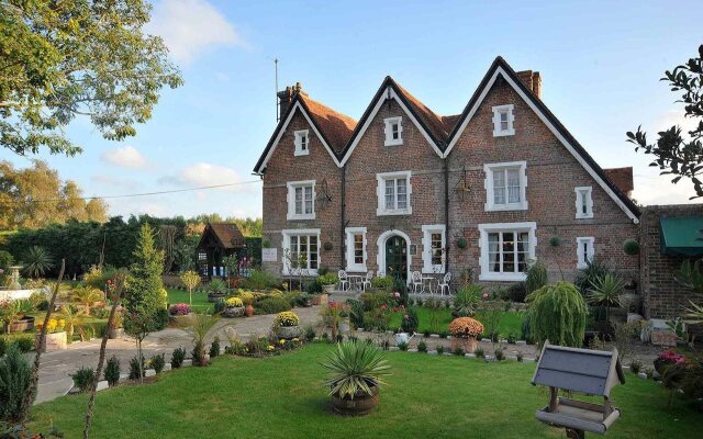 The Boship Lions Farm Hotel
