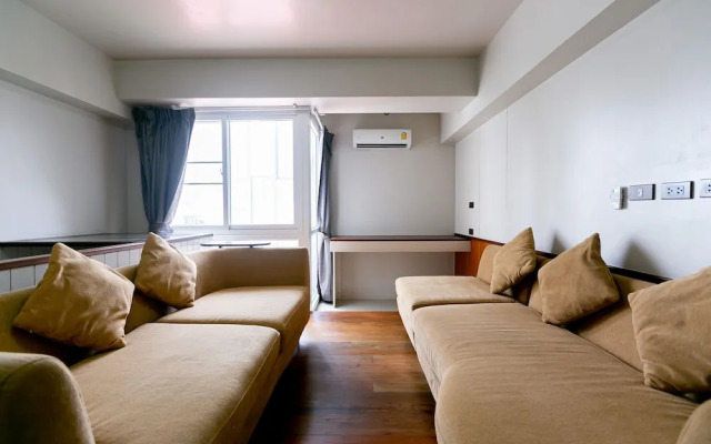 A Room Bangkok Sathorn