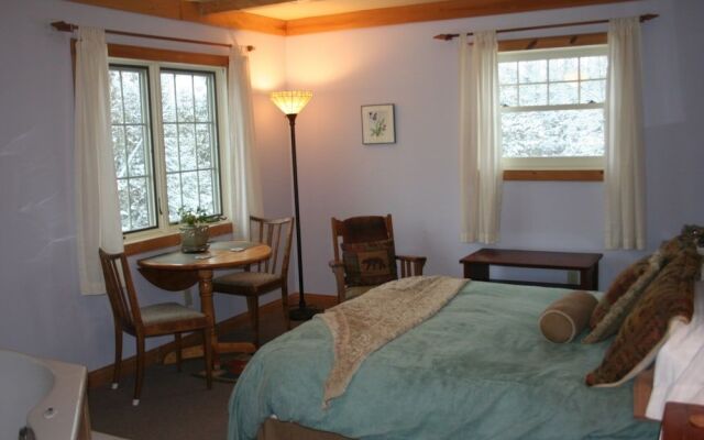 Poplar Creek Guesthouse Bed & Breakfast