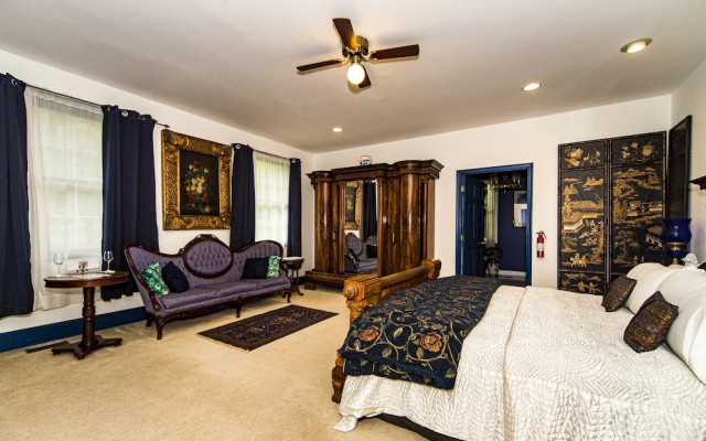 Stone Manor Boutique Inn