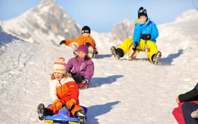 Family Friendly Chalet - Central with Beautiful Mountain Views