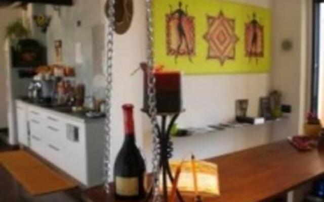 Abelia Holiday House