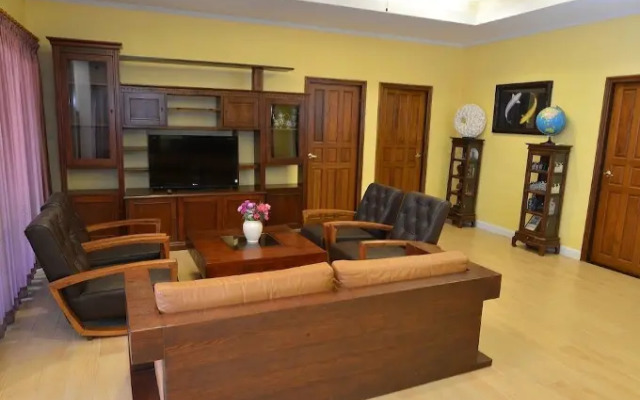 The Time Family 5 Bedroom Villa 92