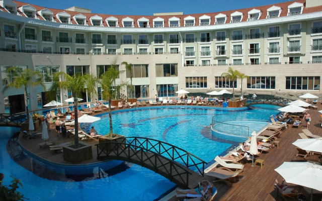 Meder Resort Hotel