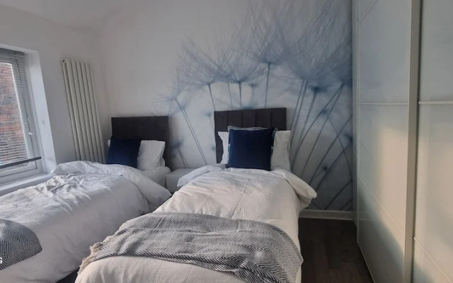 Modern 3bed House in Slough
