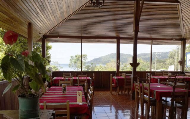 Hotel Y Restaurante Las Gardenias