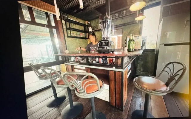 Golden Mango House