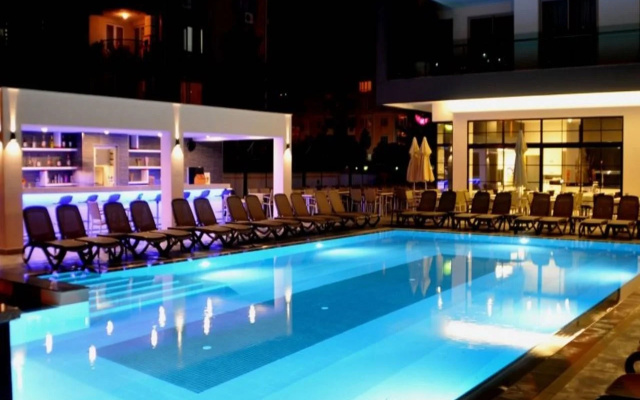 Green Garden Suites
