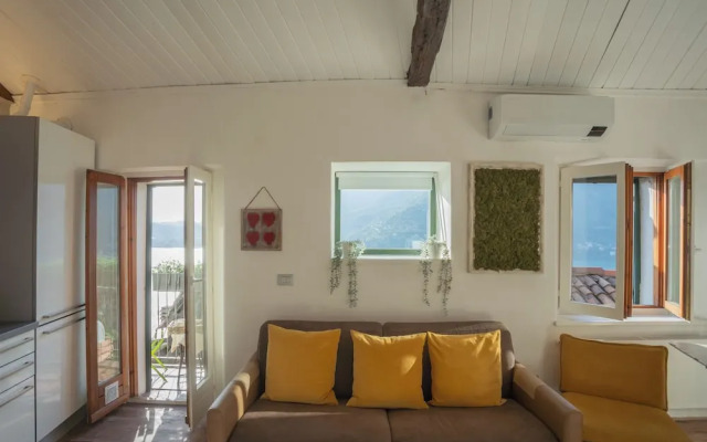 The Green Nest by Lake Como by Rent all Como