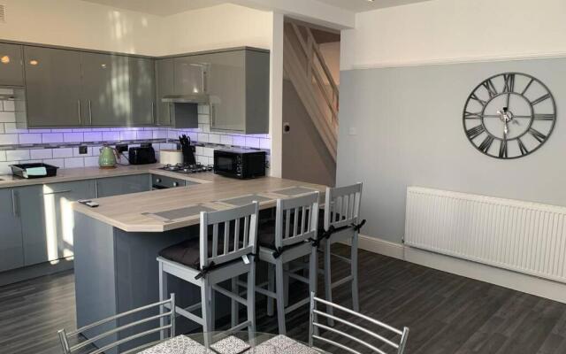 Modern fully refurbished 3 bedroom home