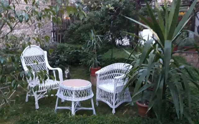 Modern&Cozy Bosnian house with GARDEN+FREE parking