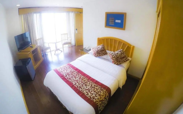 Pines View Hotel