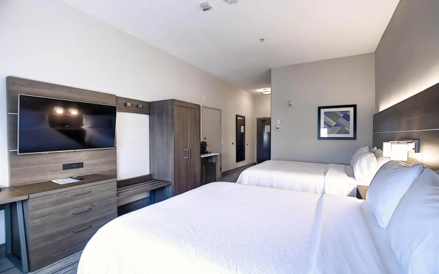 Holiday Inn Express Airport-Calgary by IHG