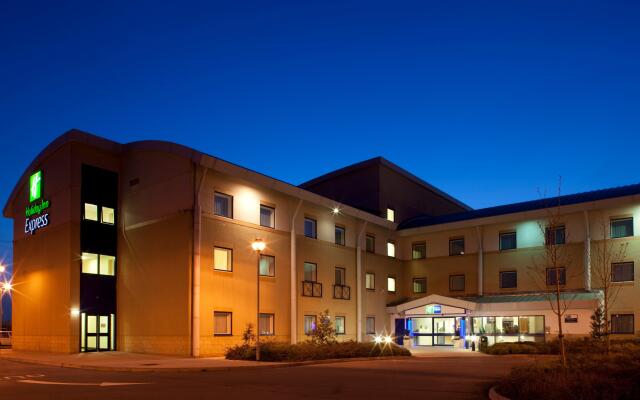 Holiday Inn Express Cardiff Airport, an IHG Hotel