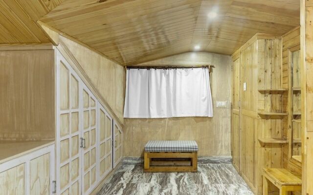 GuestHouser 1 BR Bed & Breakfast 83ac