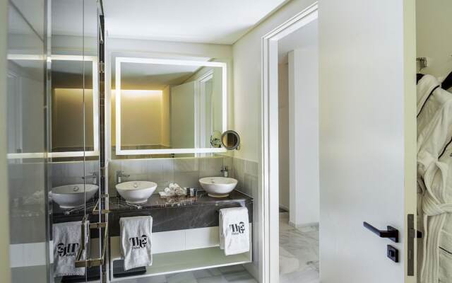 Th8 Palm Dubai Beach Resort, Vignette Collection, by IHG