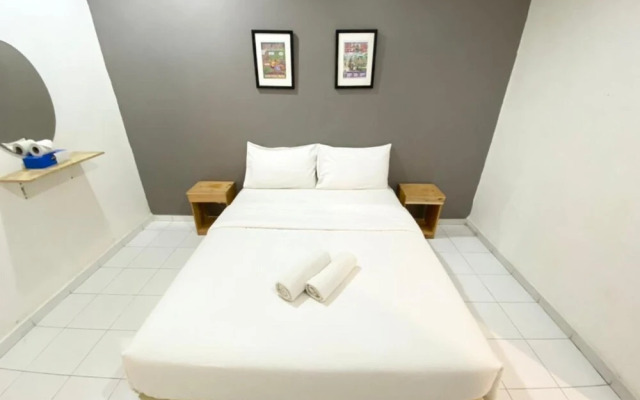 One One 08 Hotel Sungkai