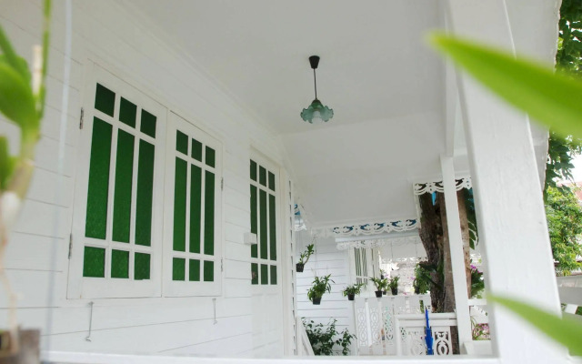 Baan Luang Harn Guesthouse