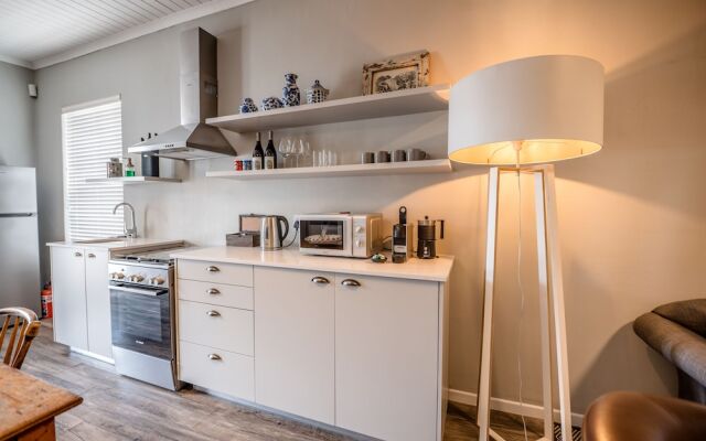 The Corner House L'A-nnexe