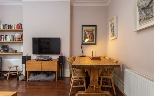 2 Bedroom Flat In Herne Hill With Garden
