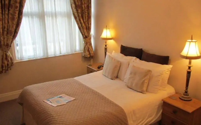 Monties Guest House