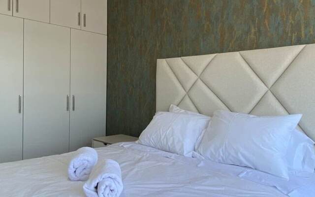 Awesome 3BR With Balcony in Miraflores