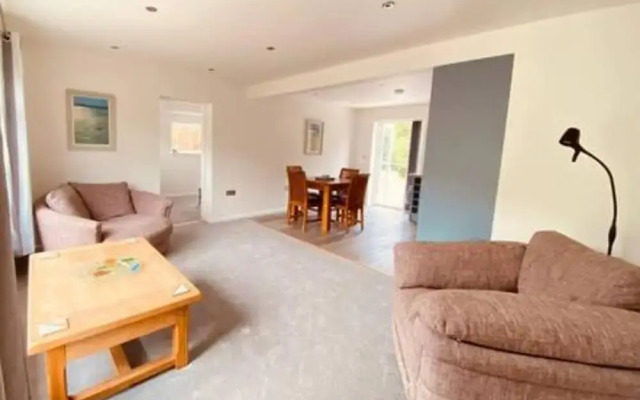 Mousehole Two-bed Bungalow With Parking