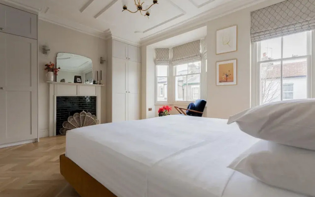 Macfarlane Road II by Onefinestay