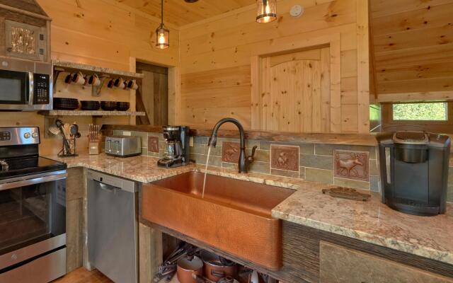 Copper Creek Lodge in Gatlinburg