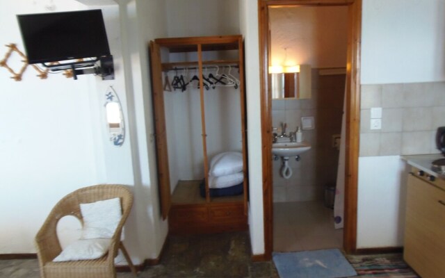 Studios Milos Skopelos-Where the Sea Meets the Sky