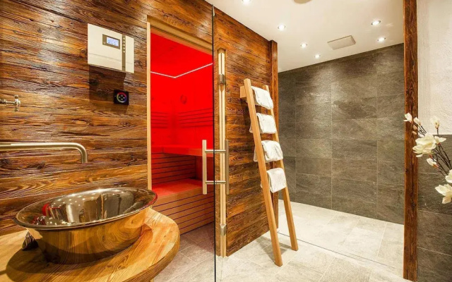 Chalet in Konigsleiten With Mountain Views & Spa