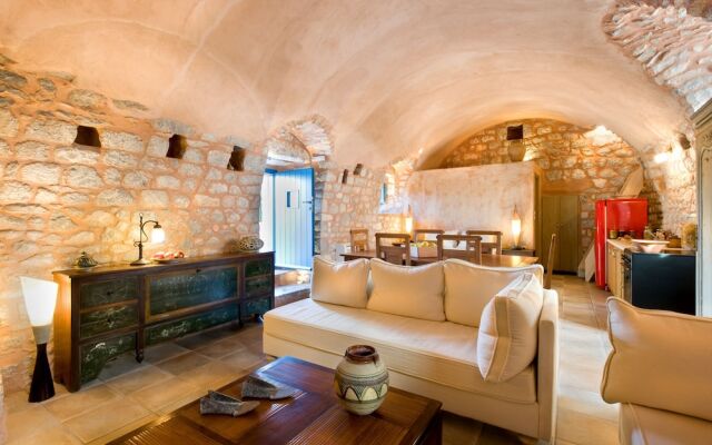 Arapakis Historic Castle
