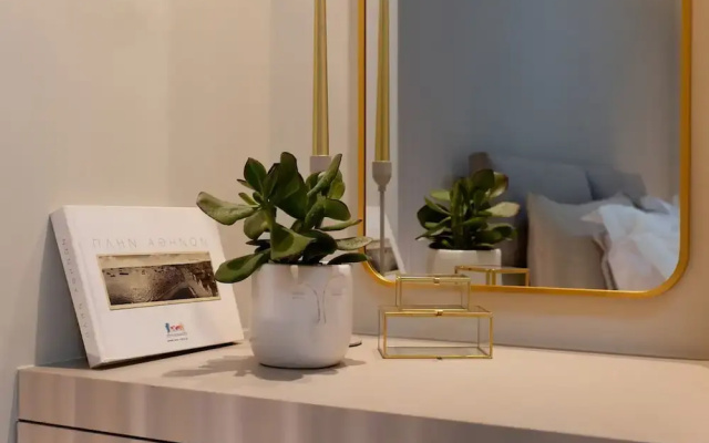 Acropolis Deluxe 1BR Apartment