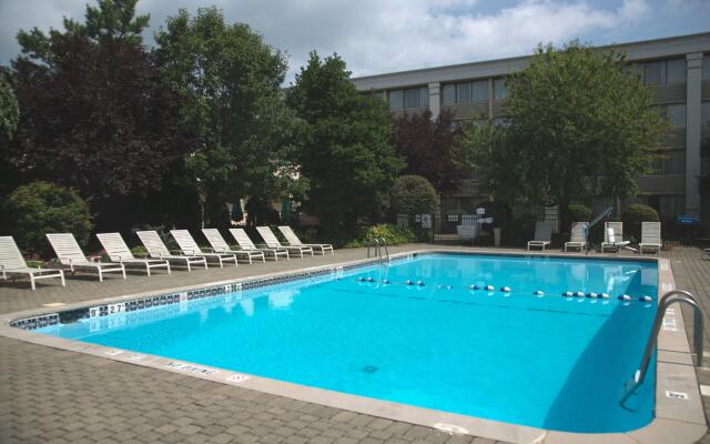 Holiday Inn & Suites Parsippany Fairfield by IHG