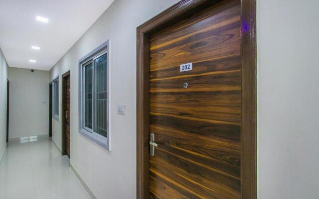 OYO 19934 Hotel Golden Arch