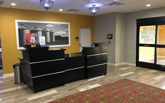 Hampton Inn McPherson