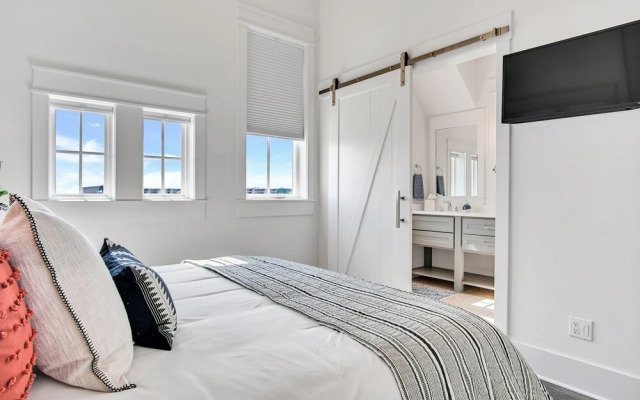 Isle of Dogs 205 Fiv-b