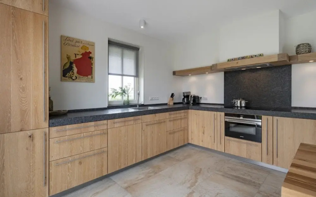 Spacious Villa With a Sauna, at the Tjeukemeer