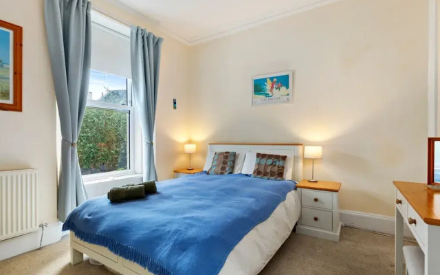 Sherbourne House - Seaside Apartment