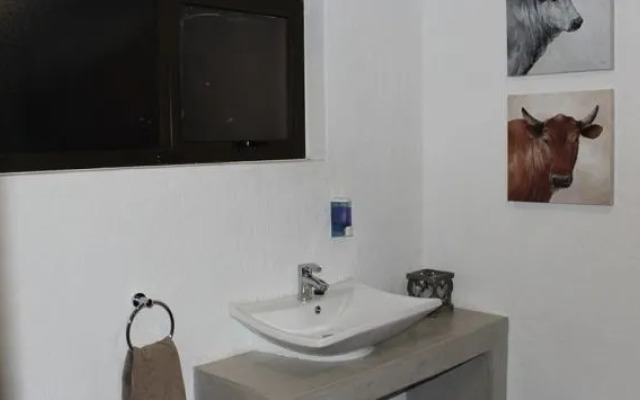 Uukwaluudhi Safari Lodge