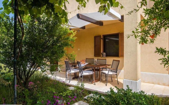 Spacious Home With Private Terrace and Garden