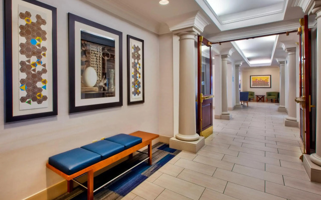 Holiday Inn Express Philadelphia-Midtown by IHG