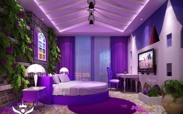 Dreamhouse Theme Hotel