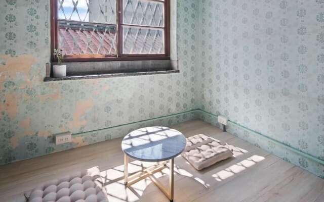 Civil Life Guesthouse Tainan