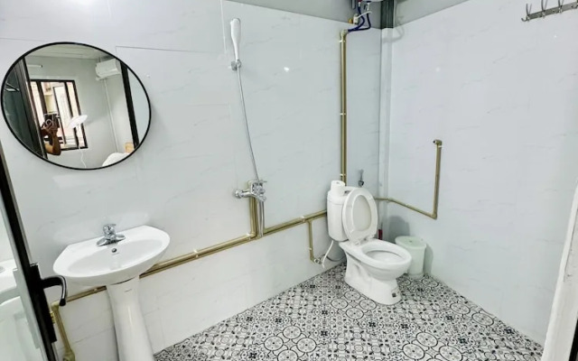 Local Me - Exclusive Centre House